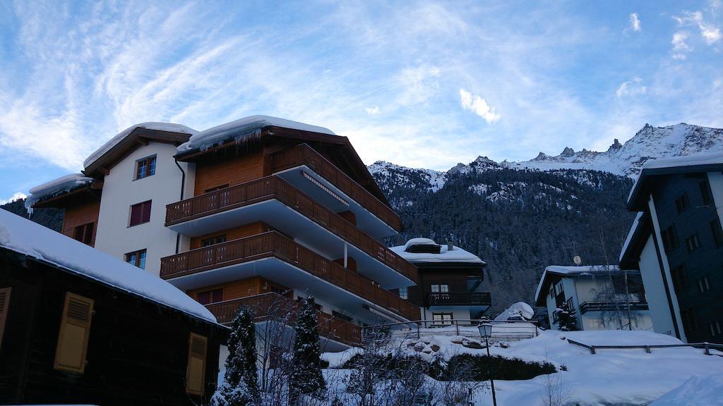 Appartement In 1700M Mit Traumblick Grachen Exterior photo