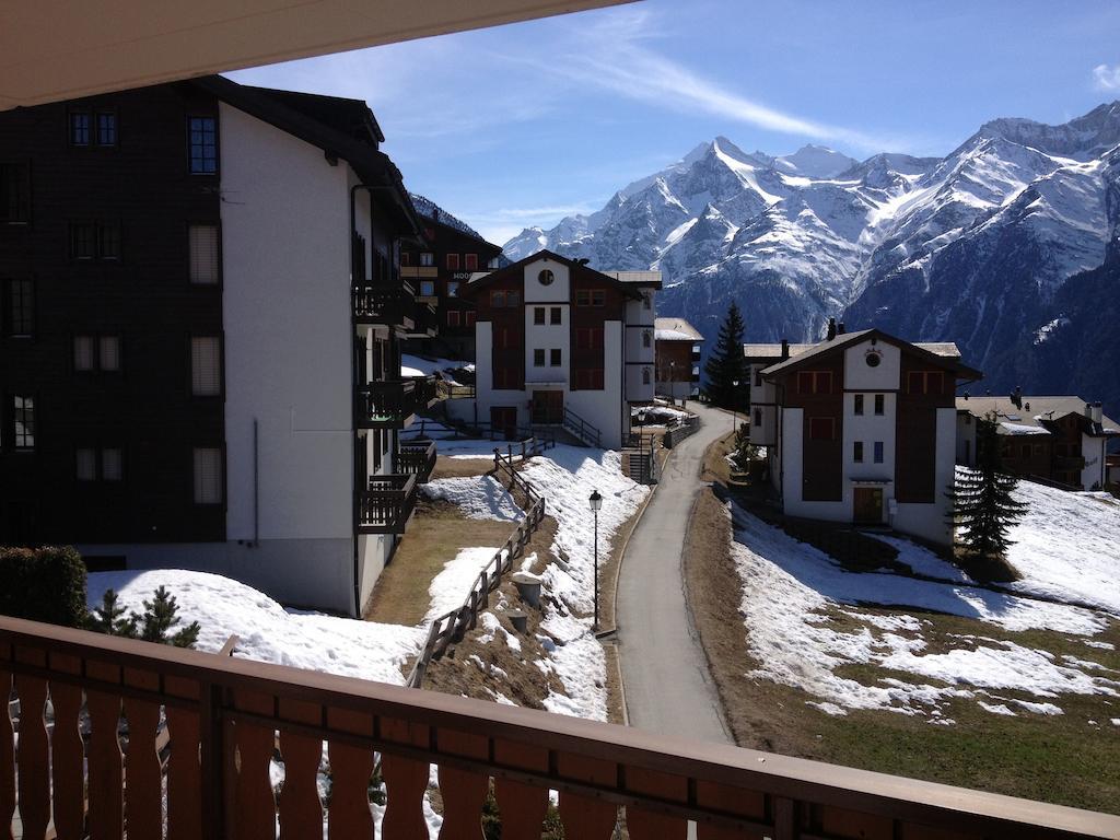 Appartement In 1700M Mit Traumblick Grachen Exterior photo